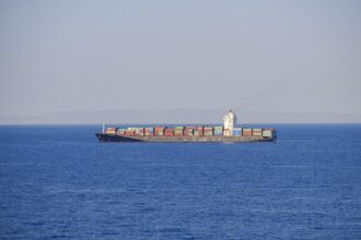 rusii folosesc grupuri inarmate pentru a si escorta navele aflate in apele internationale 69c41fd4064e4