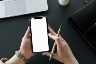 sase din zece copii din romania au primit mesaje cu caracter sexual pe internet un regulament al pe stagneaza de doi ani 69c0dfc2b94f3