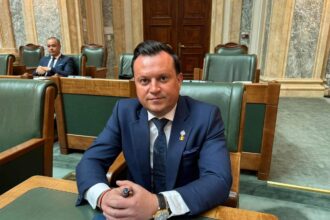senatul a adoptat initiativa legislativa aur ce recunoaste garzile medicilor ca vechime in munca 69c26cfc376a9