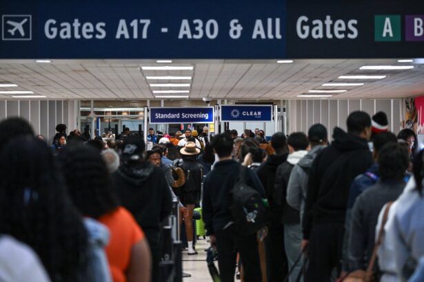 travelers in us continue to face delays at airport security amid dhs shutdown 69bd8912156b6
