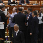 trei deputati vor avea indemnizatia taiata la jumatate pentru trei luni motivul sanctionarii parlamentarilor sos romania 69c196a0b315a scaled 1