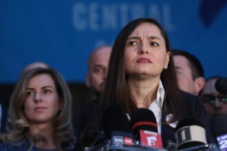 video scandal provocat de anamaria gavrila in timpul dezbaterii pe buget stai in banca ta 69bc910b3ce5a scaled 1