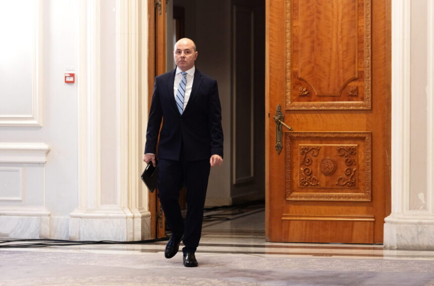 alexandru muraru il critica pe radu oprea dupa avertismentul privind economia romaniei este penibil si complet absurd 69df7509b9ef7