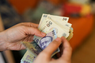 alocatiile si indemnizatiile sociale se platesc mai devreme in aprilie cand intra banii potrivit anpis 69d399cd017cd