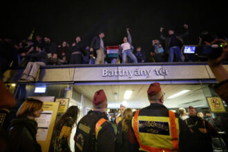 budapesta petrece dupa infrangerea lui orban presa a fost un masacru electoral 69dc23707d80f