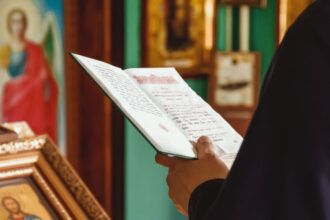 ce rugaciune se spune de paste semnificatia versurilor rostite de invierea domnului 2026 69db288534f03