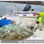 comisarii garzii de mediu au scos peste 6 kilometri de plase ilegale si sute de kilograme de peste braconat din ape 69d3f2d2bd1ad