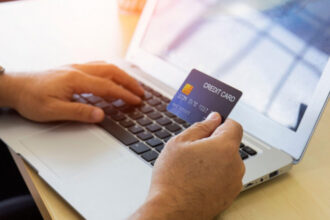 cumparaturi dar si capcane pastele devine terenul preferat al escrocilor cibernetici fraude online in crestere cu 90 69d4c2346972a