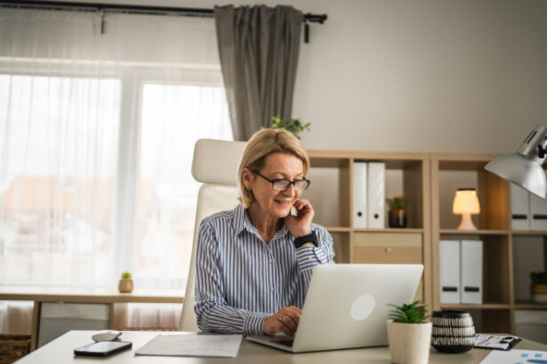 drepturile angajatilor care lucreaza de sarbatori legale cum sunt platiti si cand primesc zile libere potrivit legi 69d879e58d8d2