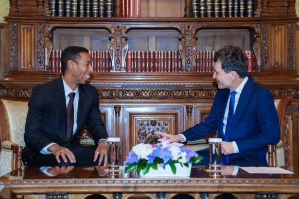 exclusiv la masa se asaza pentru a construi nu pentru ura ambasadorul cubei in romania alexander valentin rodriguez salazar explica ce nu inteleg europenii despre cuba 69d7acd4d806a