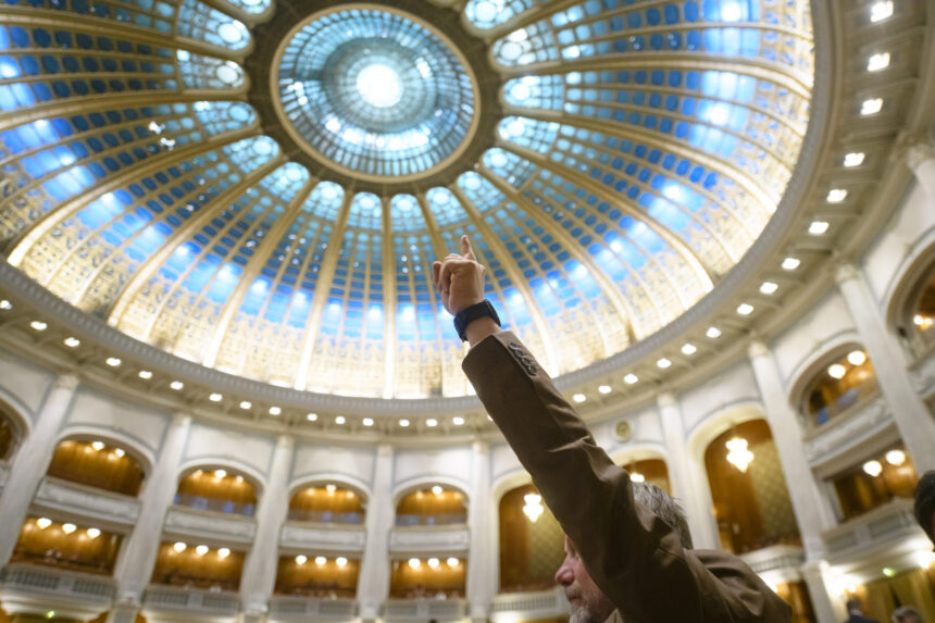 grupul pace strange semnaturi pentru motiunea de cenzura opozitia e impartita 69df44f56af39