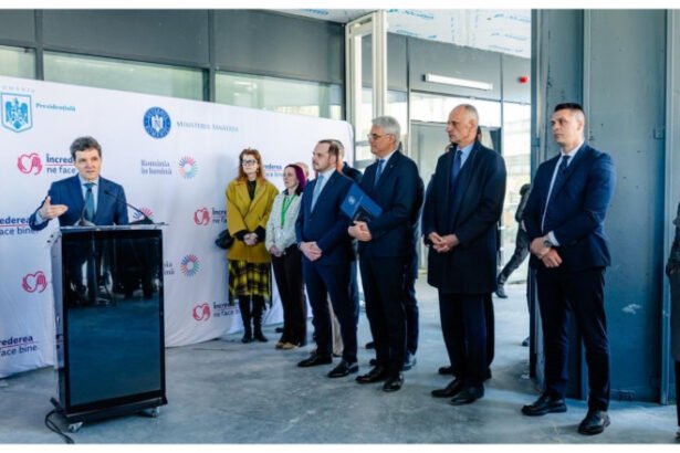 nicusor dan a vizitat centrul de mari arsi din timisoara se intampla si lucruri bune in romania 69d53194e33a7