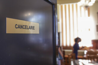 sindicalistii din educatie acuza blocarea platilor stabilite de instante sumele peste 10 000 de lei amanate 69cd625e6abd7