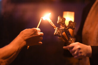 trei sferturi dintre romani spun ca vor merge la slujba de inviere un procent similar spun ca vor petrece pastele acasa sondaj 69d6128fa1a20