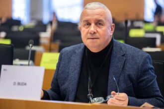 un europarlamentar pnl atac la adresa consultarii interne din psd chiar credeti ca romanii pot fi pacaliti acum 69df611740bd6
