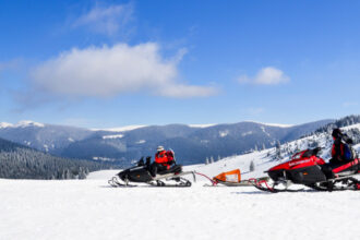 video interventie de urgenta in valcea tata si fiu gasiti dupa cinci ore de cautari in zona montana 69db819bcc853