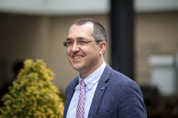 voiculescu il acuza pe rafila pentru pierderea procesului cu pfizer cel mai scump dat cu seen din istoria romaniei 69ce136fc43c2