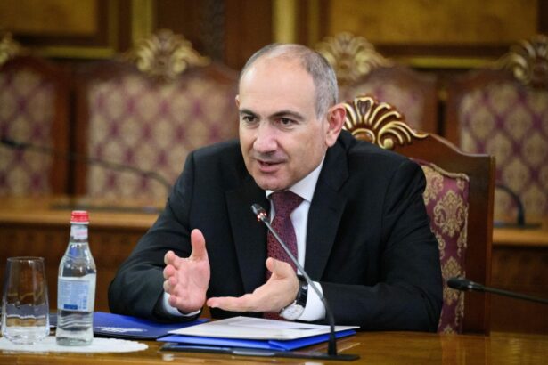 rusia intentioneaza sa trimita 100 000 de oameni intr o tara pentru a vota impotriva unui candidat 6a199b6671d39
